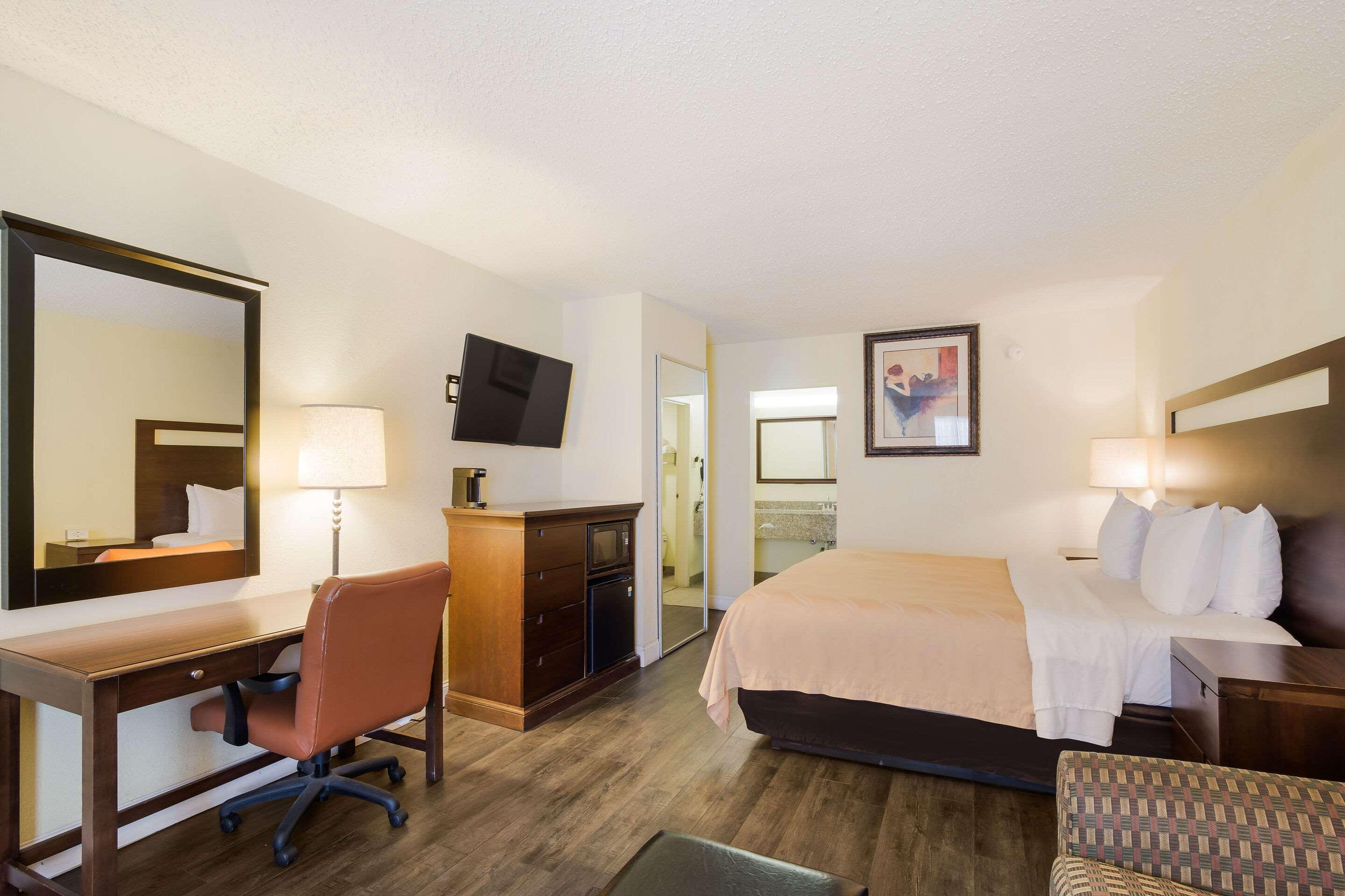 Quality Inn & Suites Conference Center Statesboro Historic District Dış mekan fotoğraf