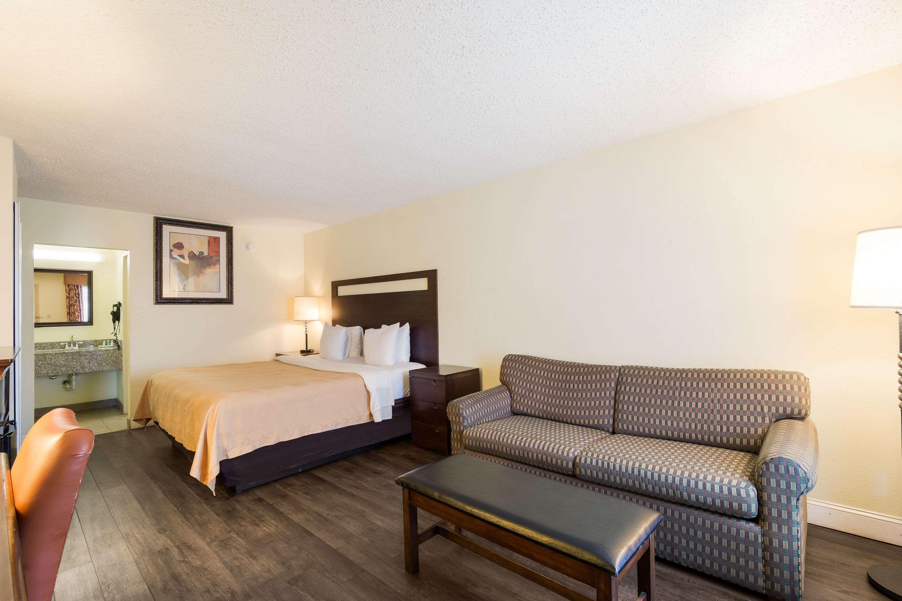 Quality Inn & Suites Conference Center Statesboro Historic District Dış mekan fotoğraf